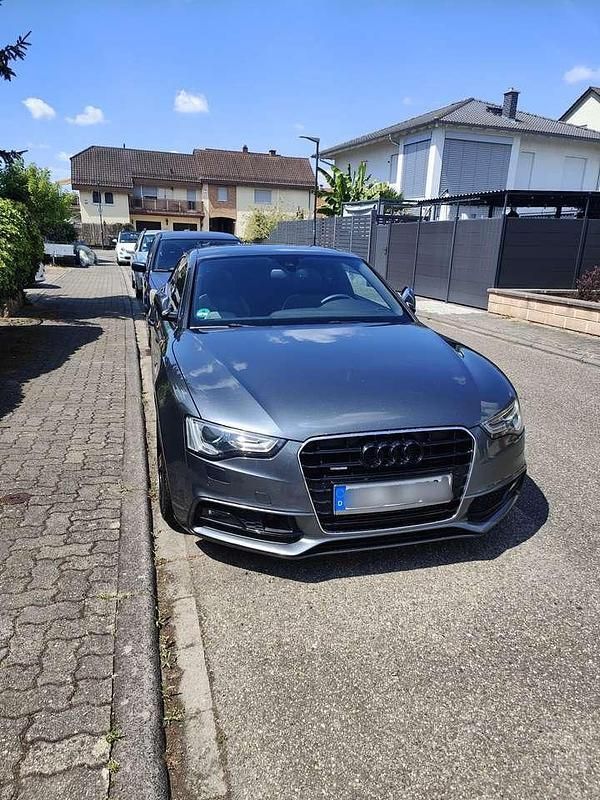 Grau Gebraucht 2013 Audi A5 Design Coupé | 16.900 € (Fairer Preis) - Bild 1/4