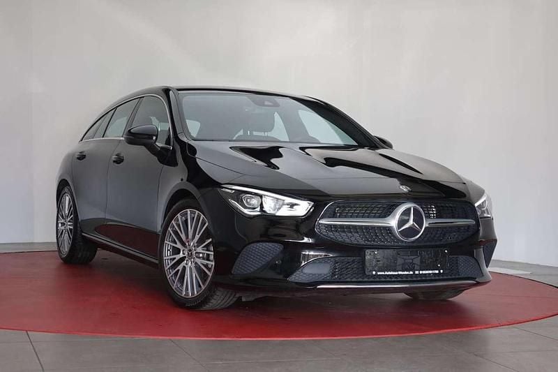 Nachtschwarz unilack Gebraucht 2021 Mercedes CLA200 Progressive Kombi | 25.490 € (Superpreis) - Bild 1/4