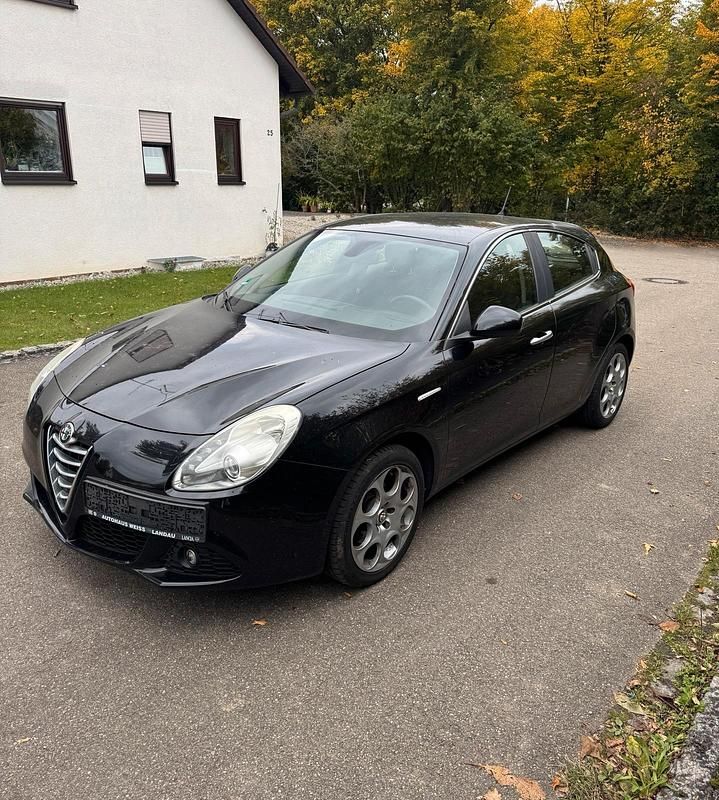 Schwarz Gebraucht 2012 Alfa Romeo Giulietta Kleinwagen | 3.900 € (Guter Preis) - Bild 1/4