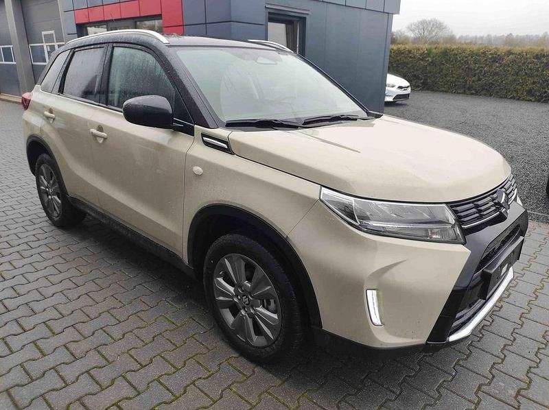 Neu Suzuki Vitara GL 110 PS (80 kW) 2025 Beige / dach schwarz SUV