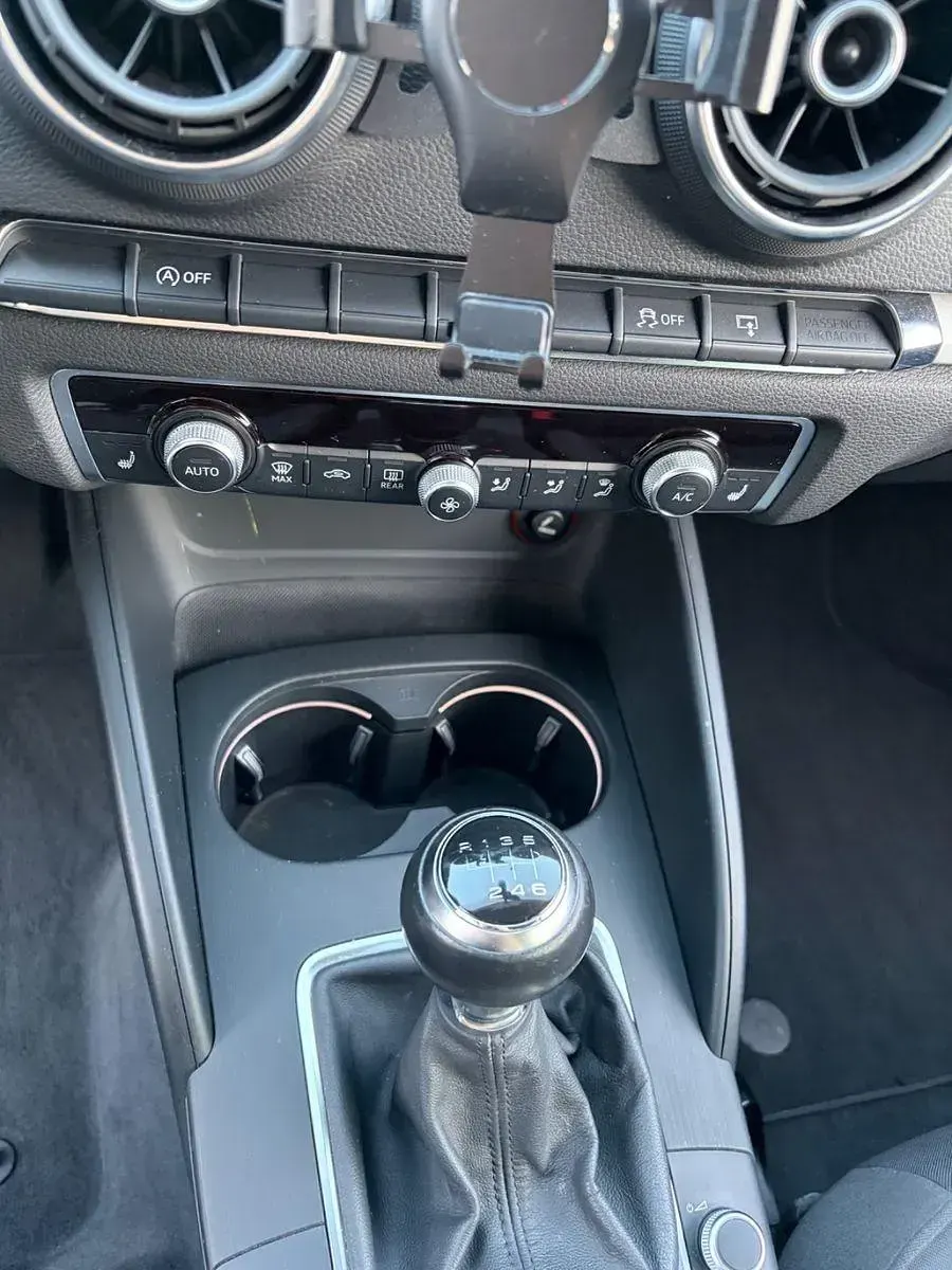 Gebraucht Audi A3 Ambiente 105 PS (77 kW) 2014 Silber Limousine