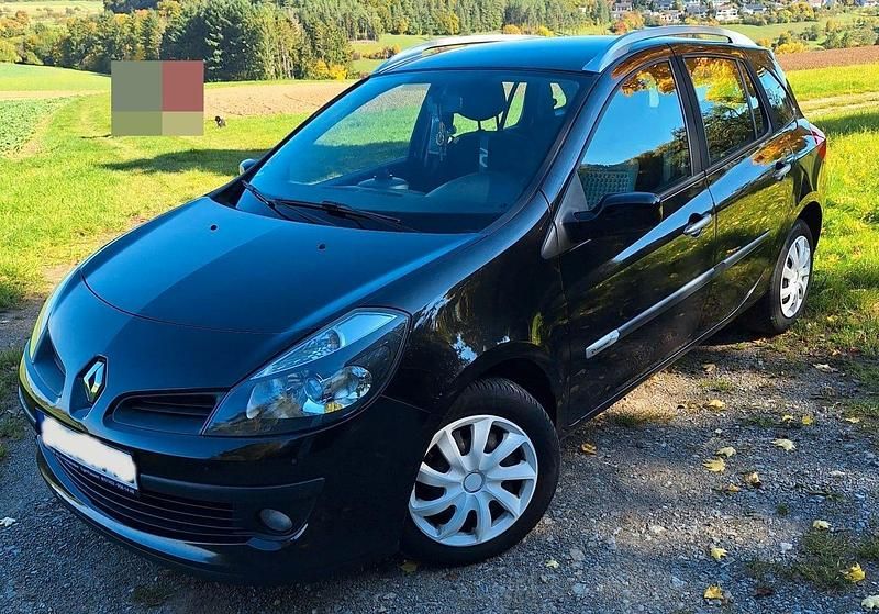 Schwarz Gebraucht 2009 Renault Clio GrandTour Rip Curl Kombi | 2.300 € (Fairer Preis) - Bild 1/4