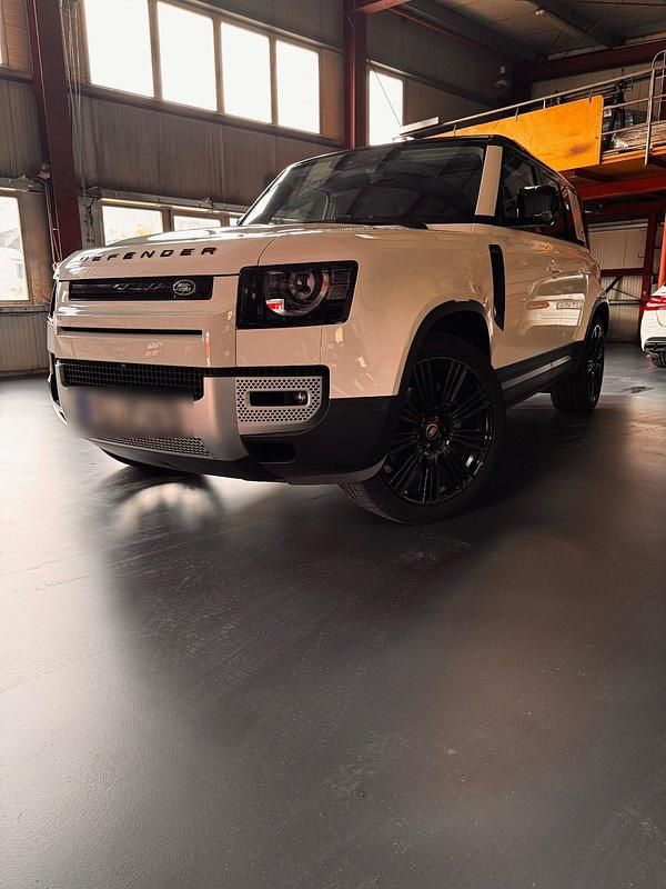 Weiß Gebraucht 2022 Land Rover Defender Black Edition SUV | 62.000 € (Superpreis) - Bild 1/4