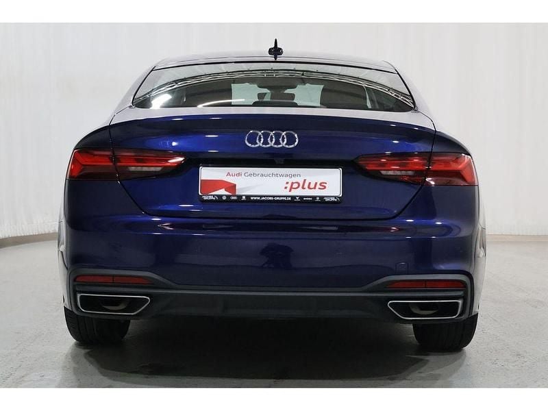 Gebraucht Audi A5 Sportback Ambiente 204 PS (150 kW) 2022 Navarrablau metallic Kleinwagen