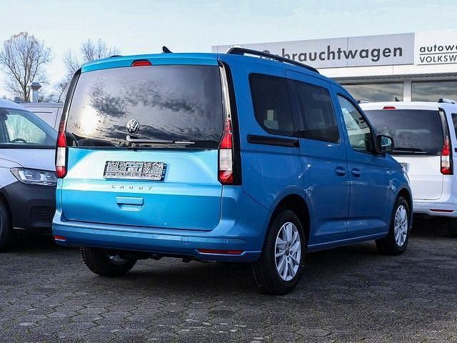 Neu VW Caddy Life 116 PS (85 kW) 2025 Costa azul metallic Van / Kleinbus