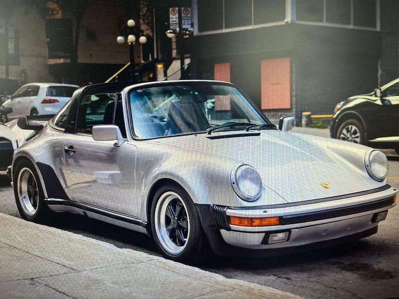 Silber Gebraucht 1974 Porsche 911 Coupé | 119.000 € - Bild 1/4
