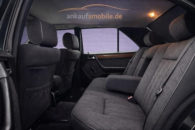 Gebraucht Mercedes 230 1990 Schwarz Limousine