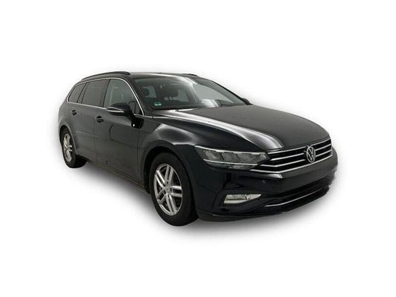 Gebraucht VW Passat R-line 122 PS (89 kW) 2022 Deep black perleffekt Kombi