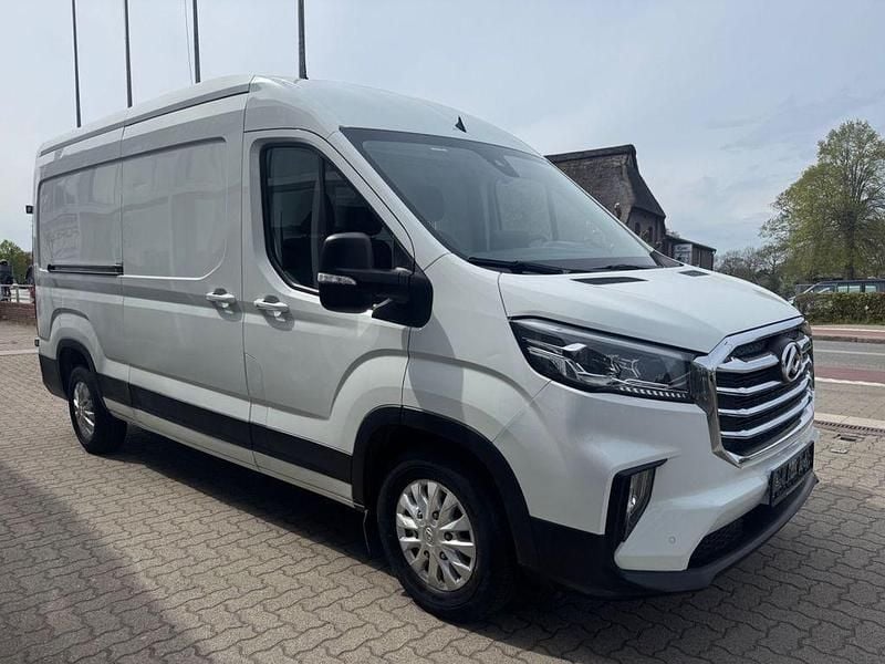 Second-hand Maxus V90 147 CP (108 kW) 2024 Alb Van