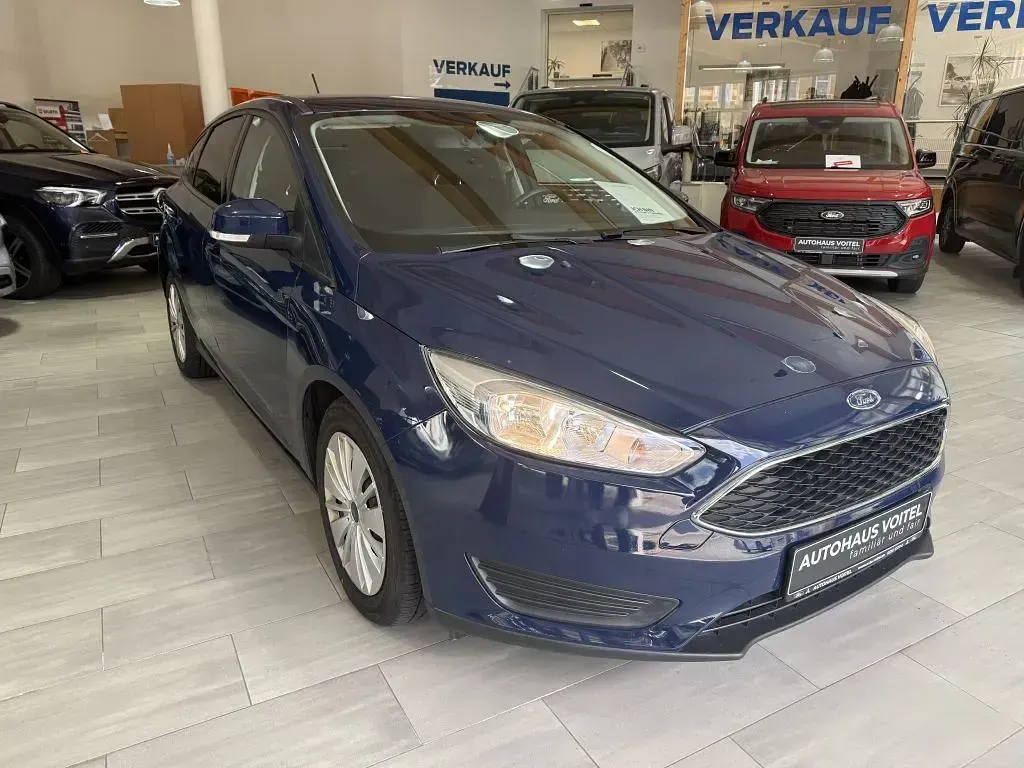 Gebraucht Ford Focus Trend 125 PS (91 kW) 2018 Blau Limousine
