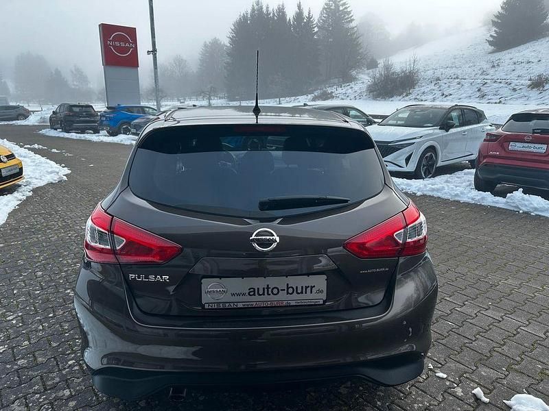 Gebraucht Nissan Pulsar Tekna 190 PS (139 kW) 2018 Chesnut bronze (metallic) Limousine