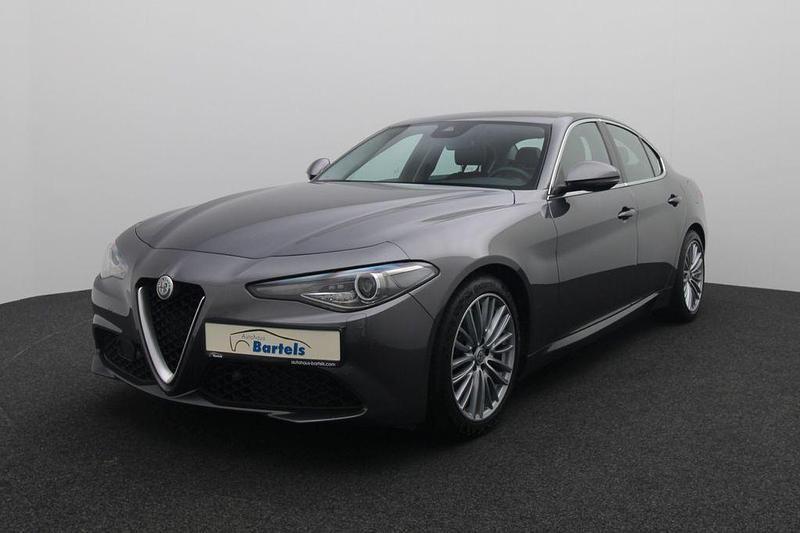 Gebraucht Alfa Romeo Giulia Super 179 PS (131 kW) 2016 Grau Limousine