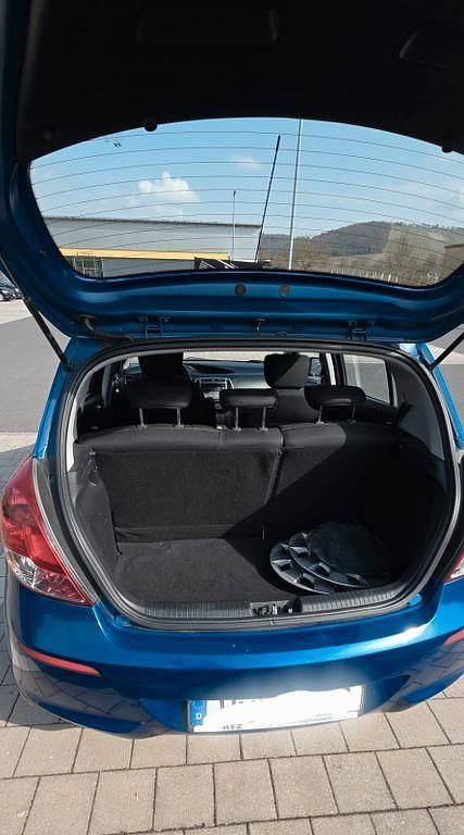 Gebraucht Hyundai i20 Classic 86 PS (63 kW) 2014 Blau Kleinwagen