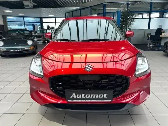 Gebraucht Suzuki Swift Comfort 83 PS (61 kW) 2025 Rot Kleinwagen