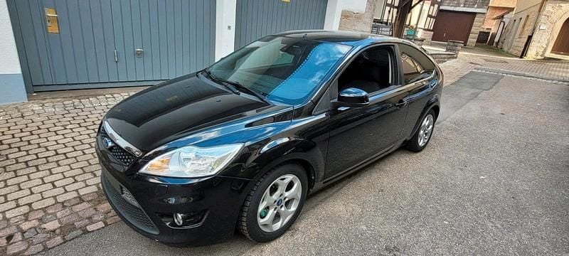 Gebraucht Ford Focus 100 PS (73 kW) 2011 Schwarz Limousine
