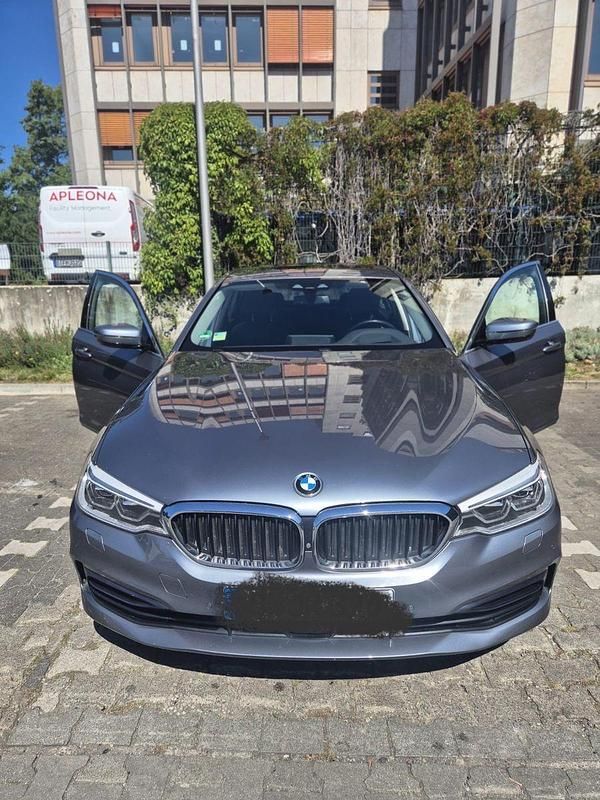 Grau Gebraucht 2018 BMW 530 M Sport Limousine | 21.500 € (Superpreis) - Bild 1/4