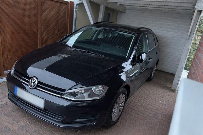 Schwarz Gebraucht 2015 VW Golf VII Trendline Kombi | 8.300 € (Fairer Preis) - Bild 1/4