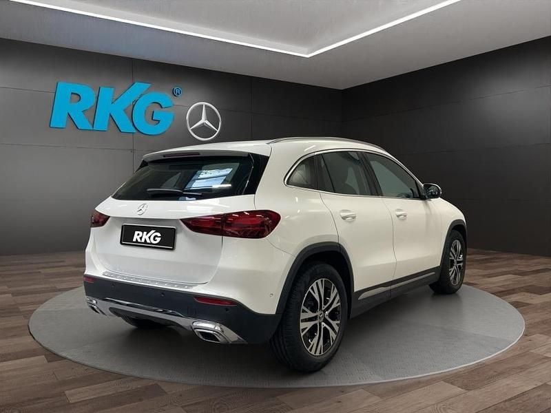 Gebraucht Mercedes GLA200 Progressive 163 PS (119 kW) 2024 Weiß SUV