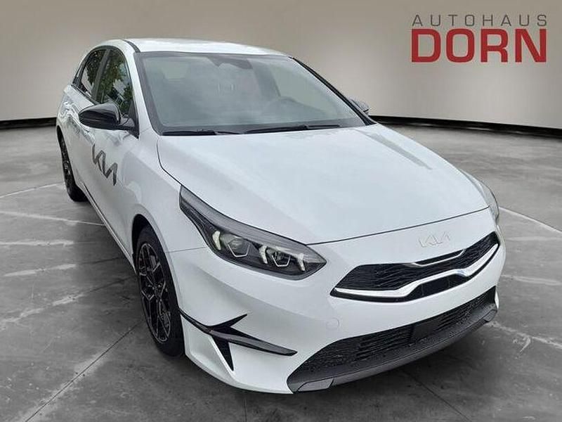 Gebraucht Kia Ceed 101 PS (74 kW) 2024 Weiß Kleinwagen