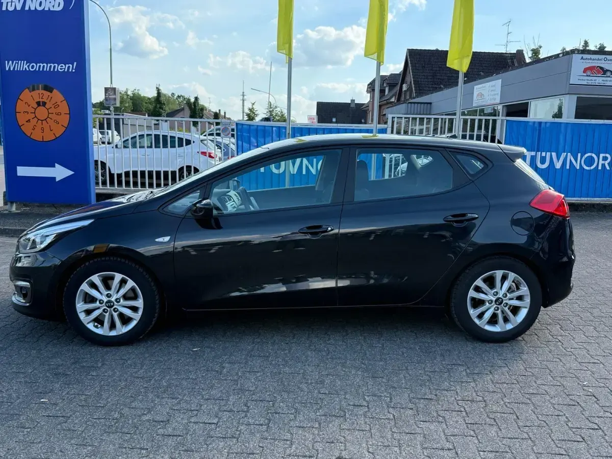 Gebraucht Kia Ceed 99 PS (72 kW) 2017 Schwarz Kleinwagen