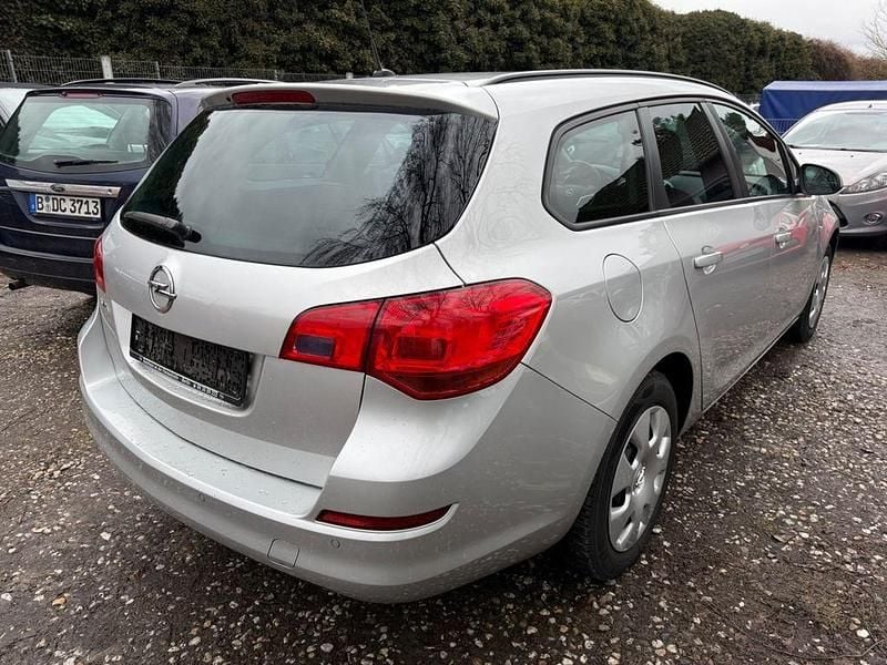 Gebraucht Opel Astra Design Edition 116 PS (85 kW) 2011 Silber Kombi