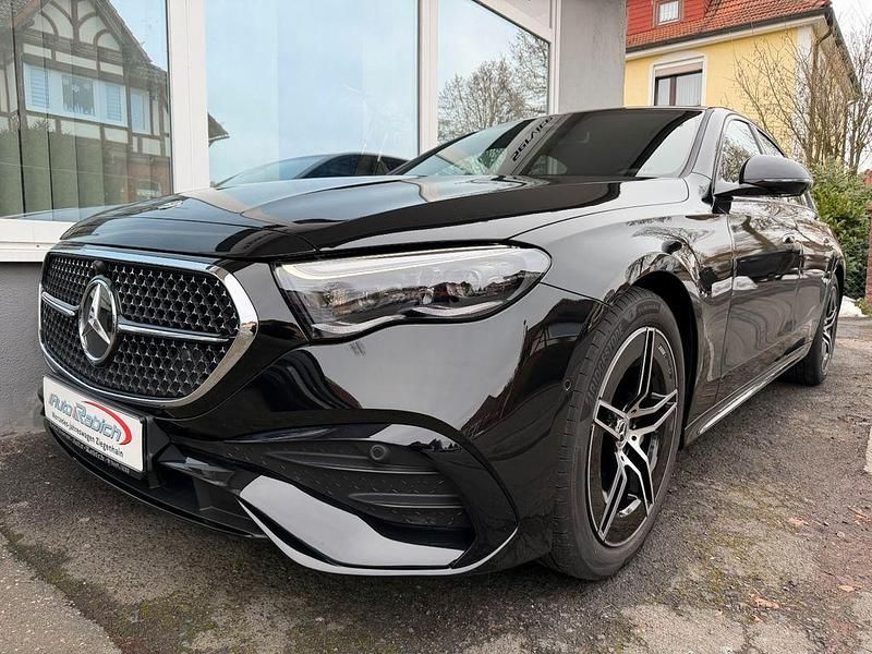 Gebraucht Mercedes E220 Advanced Plus 197 PS (144 kW) 2024 Schwarz Limousine