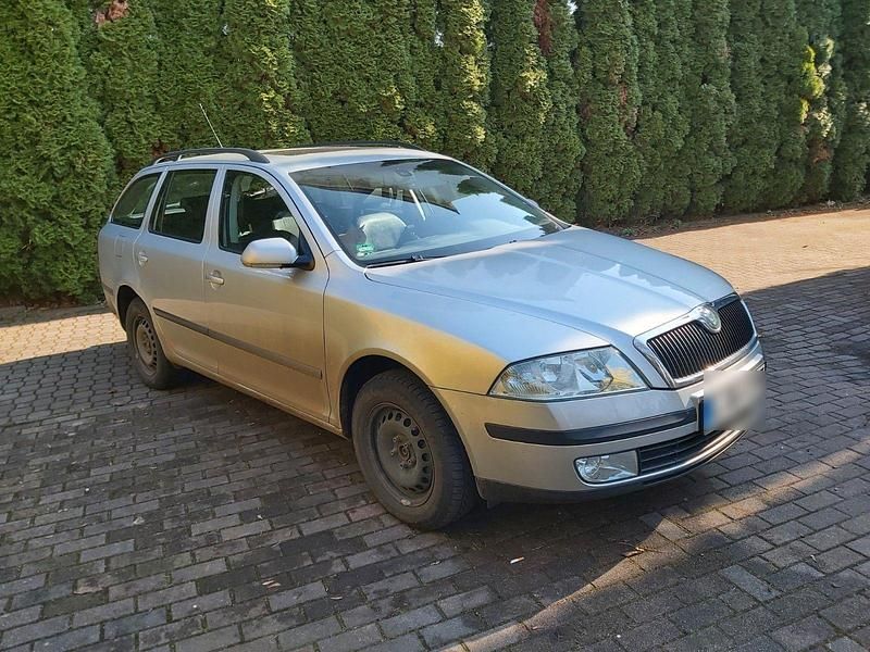 Gebraucht Skoda Octavia Elegance 140 PS (102 kW) 2009 Silber Kombi