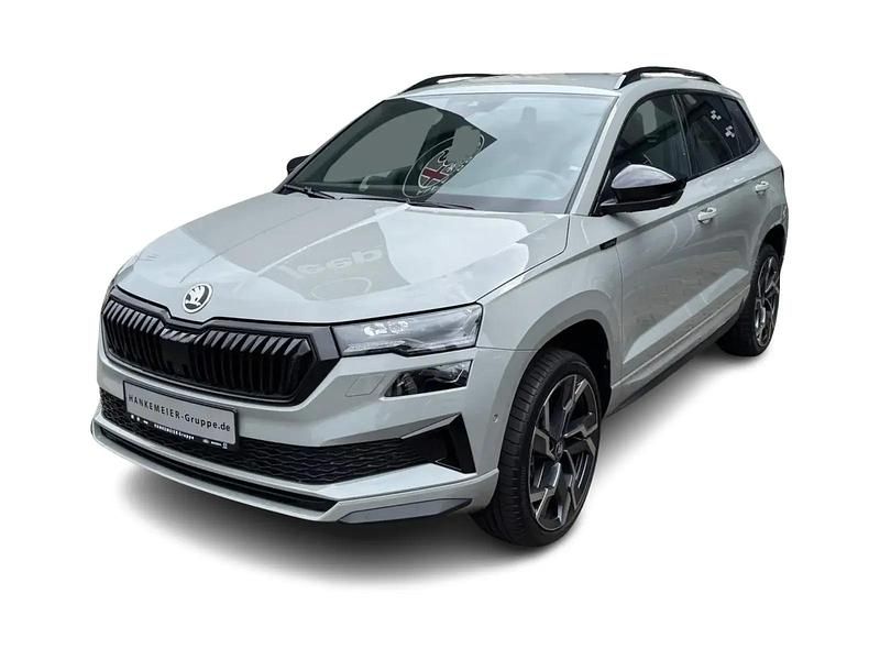 Grau Neu 2025 Skoda Karoq SportLine SUV | 37.990 € (Etwas zu teuer) - Bild 1/4
