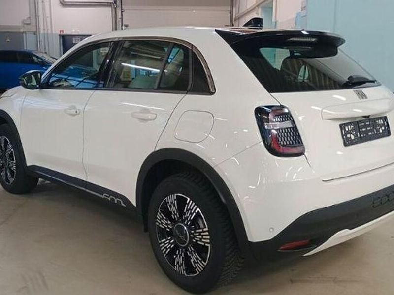 Gebraucht Fiat 600 101 PS (74 kW) 2024 Weiß SUV