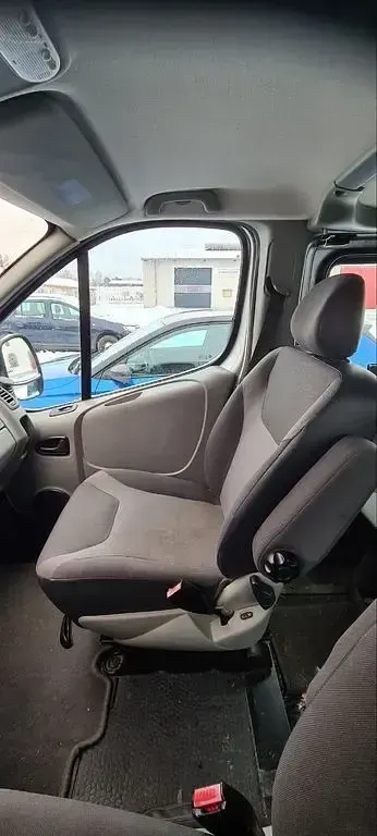 Second-hand Renault Trafic 150 CP (110 kW) 2011 Gri Monovolum