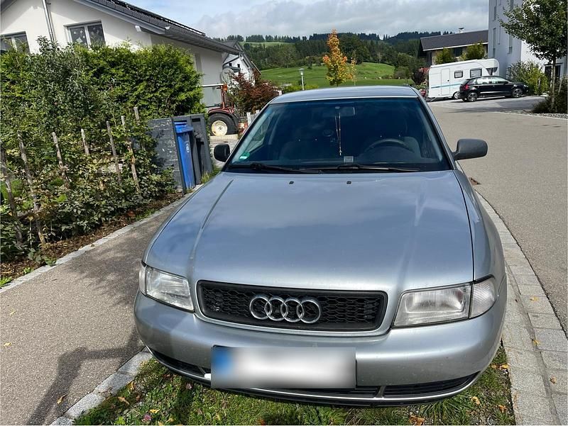 Gebraucht Audi A4 125 PS (91 kW) 1996 Silber Limousine