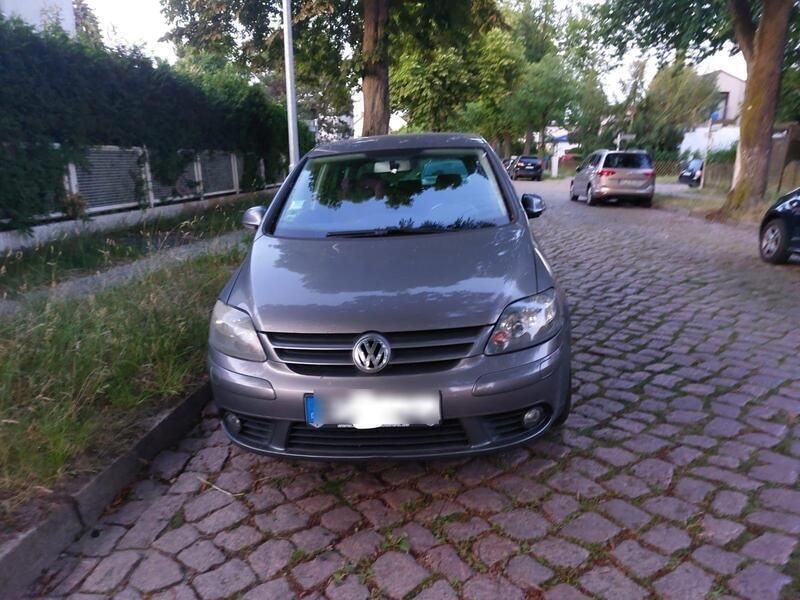 Grau Gebraucht 2006 VW Golf Plus Cross Goal Van / Kleinbus | 2.850 € (Fairer Preis) - Bild 1/4