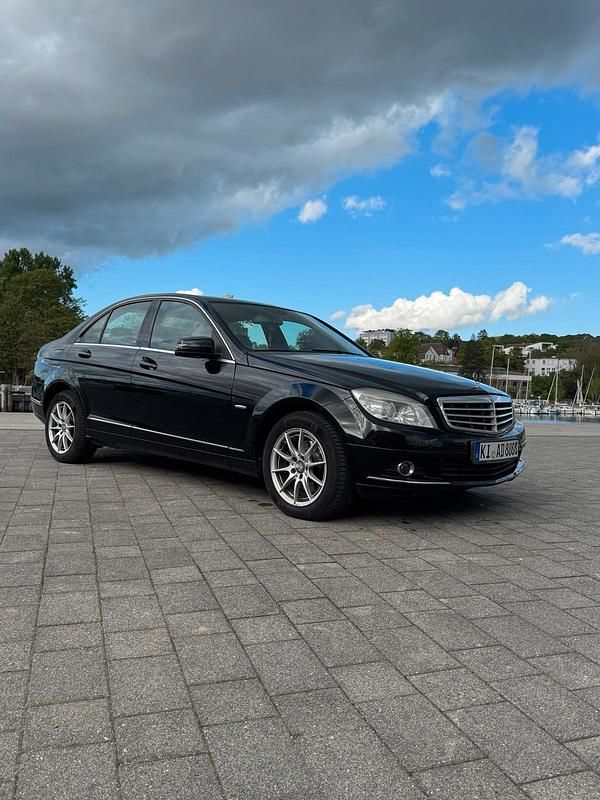 Schwarz Gebraucht 2008 Mercedes 220 Limousine | 4.290 € - Bild 1/4
