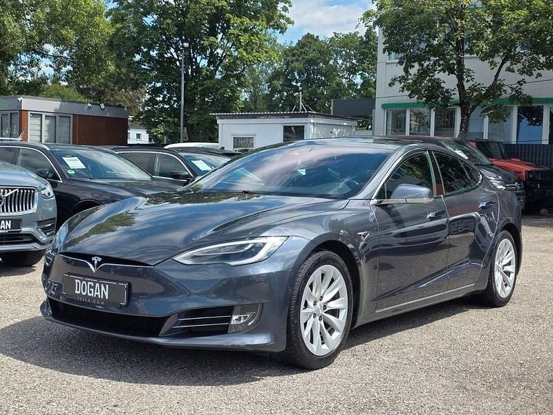 Grau Gebraucht 2018 Tesla Model S Limousine | 28.900 € (Guter Preis) - Bild 1/4