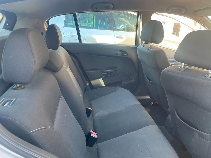 Usata Opel Astra 90 CV (66 kW) 2007 Grigio Utilitaria