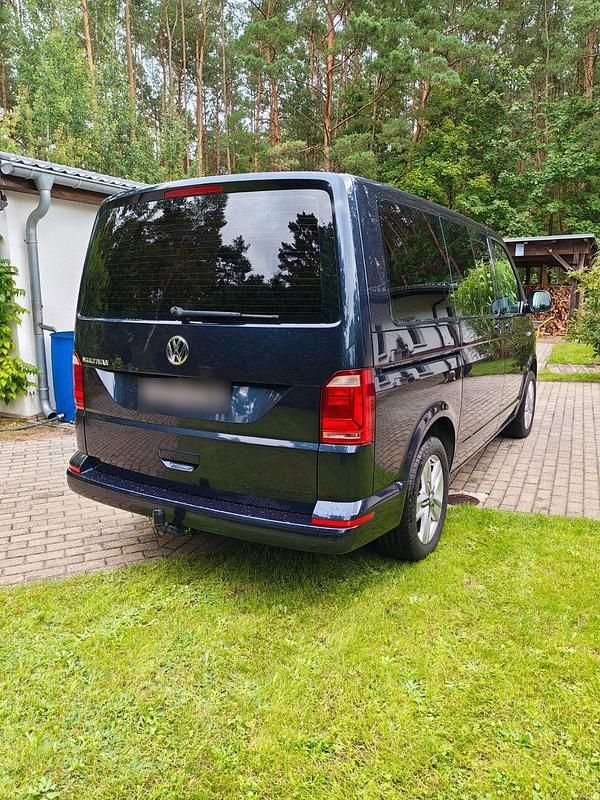 Second-hand VW Multivan 150 CP (110 kW) 2016 Albastru Monovolum
