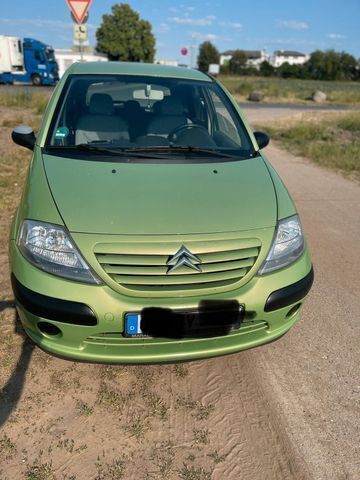 Grün Gebraucht 2003 Citroën C3 Kleinwagen | 2.499 € (Etwas zu teuer) - Bild 1/4