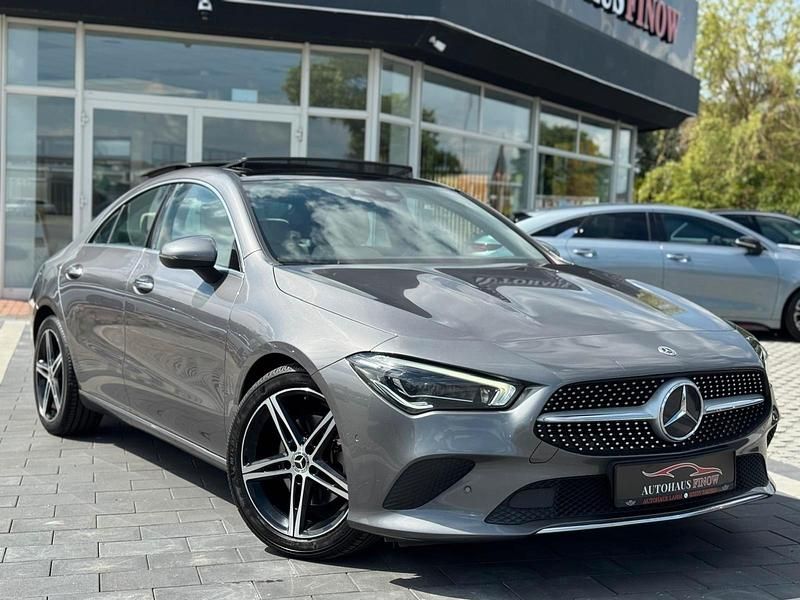 Grau Gebraucht 2021 Mercedes CLA200 Coupé | 21.990 € (Superpreis) - Bild 1/4