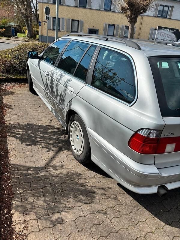 Gebraucht BMW 520 170 PS (125 kW) 2001 Silber Kombi