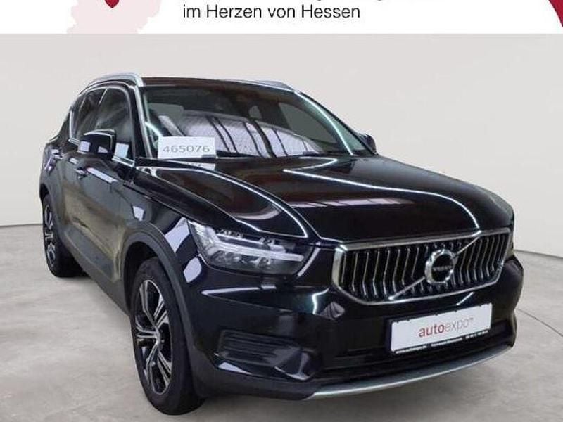 Gebraucht Volvo XC40 Inscription 129 PS (94 kW) 2022 Onyx schwarzmetallic SUV