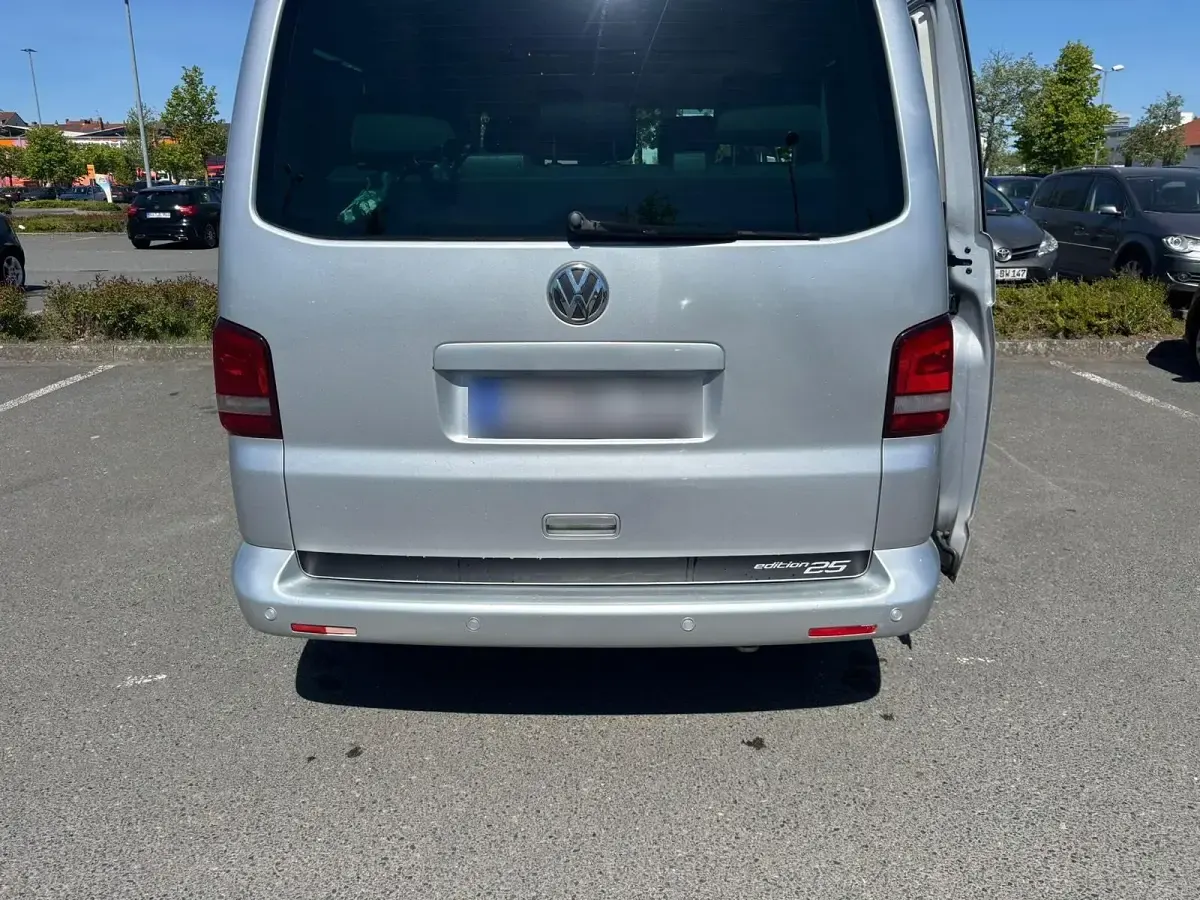 Używany VW Multivan 132 KM (97 kW) 2011 Srebrny Minivan
