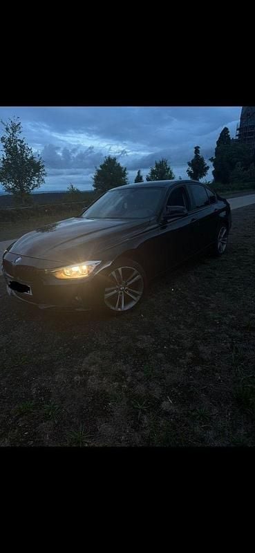Gebraucht BMW 316 116 PS (85 kW) 2013 Schwarz Limousine