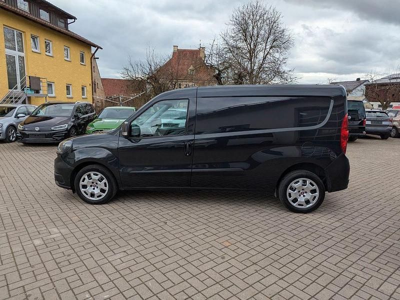 Gebraucht Fiat Doblò 105 PS (77 kW) 2021 Schwarz Van / Kleinbus