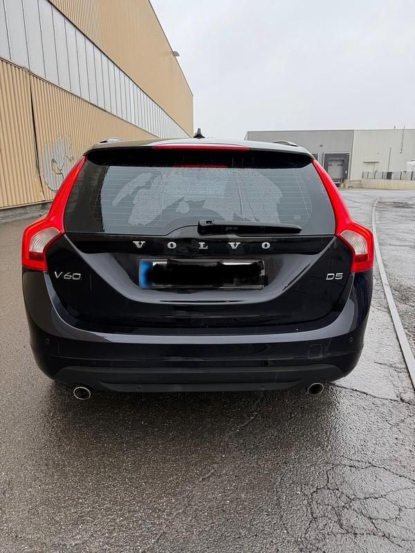 Gebraucht Volvo V60 215 PS (158 kW) 2013 Schwarz Kombi