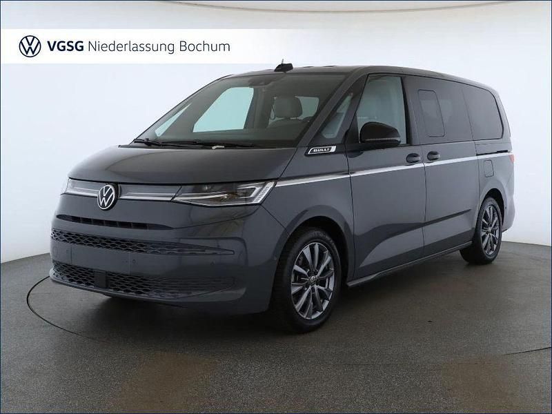 Second-hand VW Multivan Style 150 CP (110 kW) 2024 Gri Monovolum