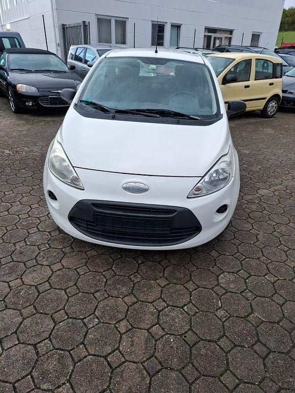Weiß Gebraucht 2009 Ford Ka Trend Kleinwagen | 950 € (Superpreis) - Bild 1/4