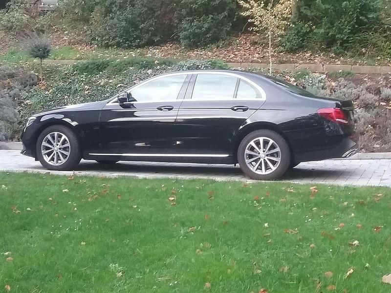 Gebraucht Mercedes E200 Avantgarde 184 PS (135 kW) 2016 Schwarz Limousine