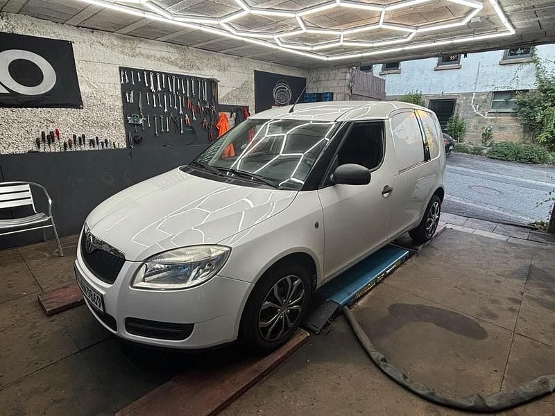 Weiß Gebraucht 2007 Skoda Roomster Abholung | 3.300 € (Fairer Preis) - Bild 1/4