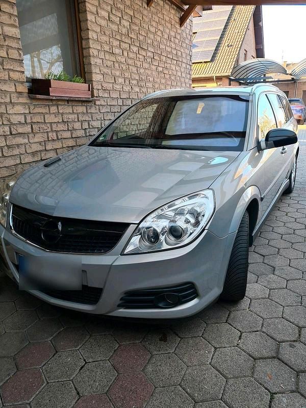 Gebraucht Opel Vectra 150 PS (110 kW) 2008 Silber Kombi
