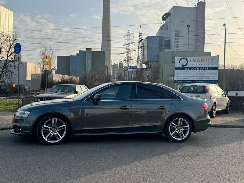 Gebraucht Audi A4 S-Line 150 PS (110 kW) 2015 Grau Limousine
